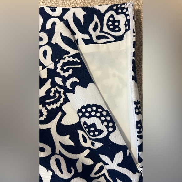 Talbots size 6 blue and white cotton blend lace hem skirt- office, date night - Picture 4 of 9